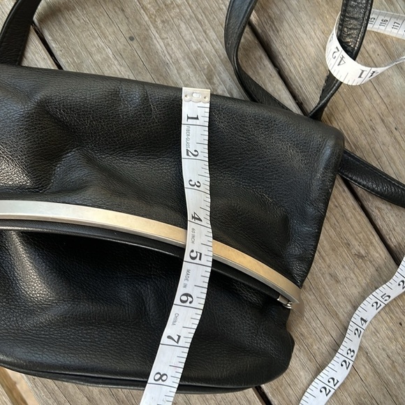 Vintage Black Leather Foldover Shoulder Bag with Hinged silver Metal Frame - Picture 14 of 14